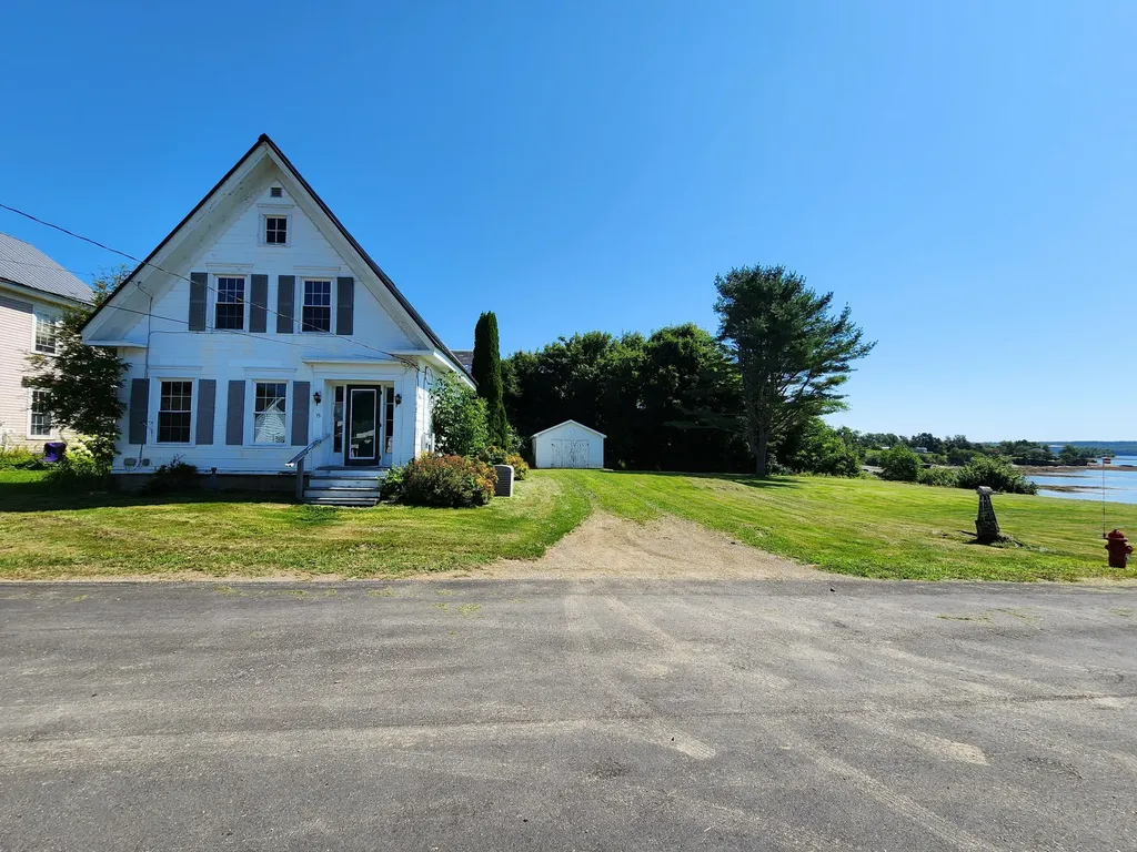 15 Elm Street Searsport ME 04974