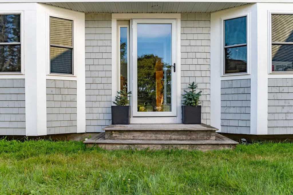310 Main Street Winter Harbor ME 04693