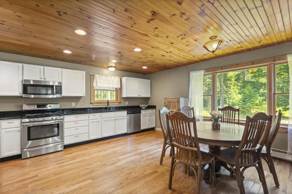 48 Wentworth Road Lincolnville ME 04849