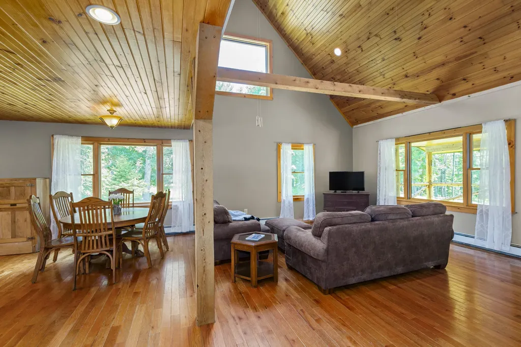 48 Wentworth Road Lincolnville ME 04849