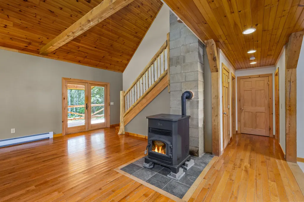 48 Wentworth Road Lincolnville ME 04849
