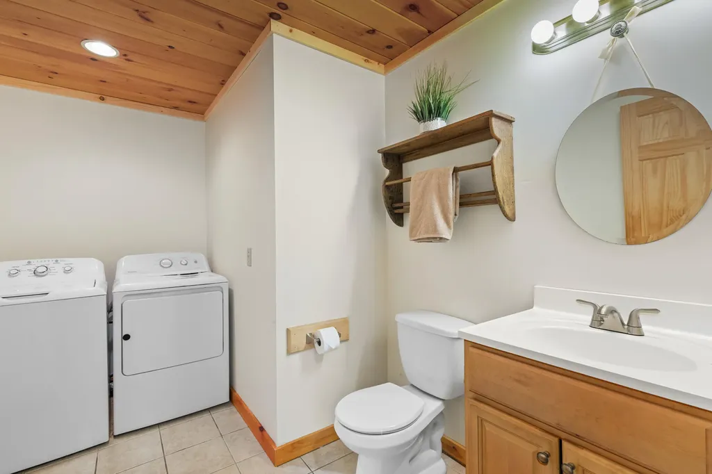 48 Wentworth Road Lincolnville ME 04849