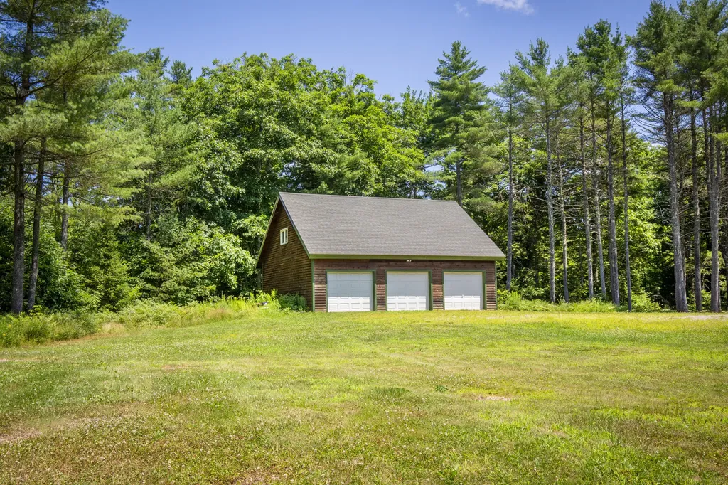 48 Wentworth Road Lincolnville ME 04849