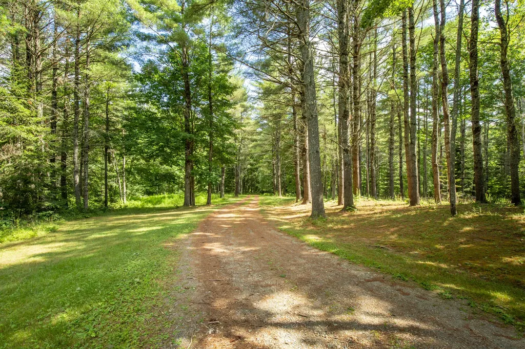 48 Wentworth Road Lincolnville ME 04849
