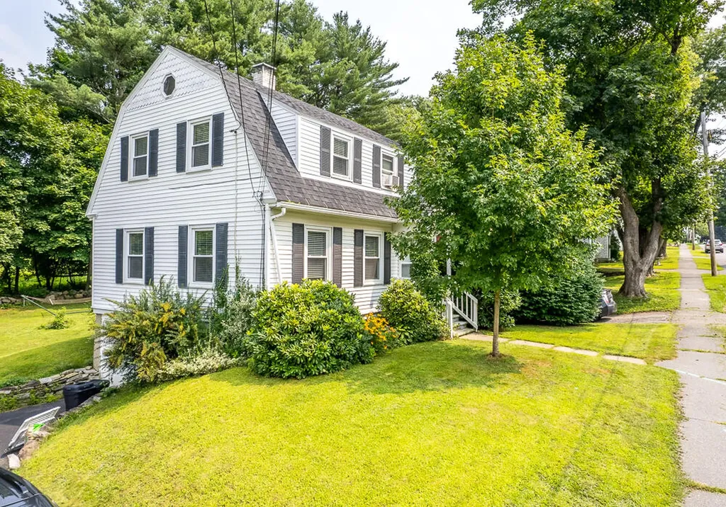 9 Fairview Avenue Augusta ME 04330