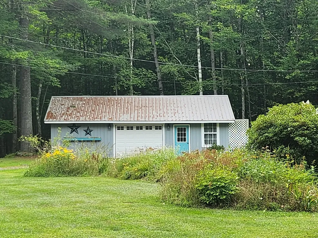 772 Morrill Pond Road Hartland ME 04943