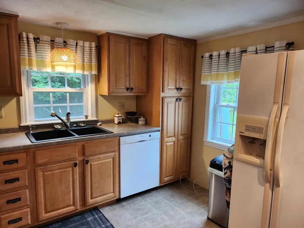 772 Morrill Pond Road Hartland ME 04943