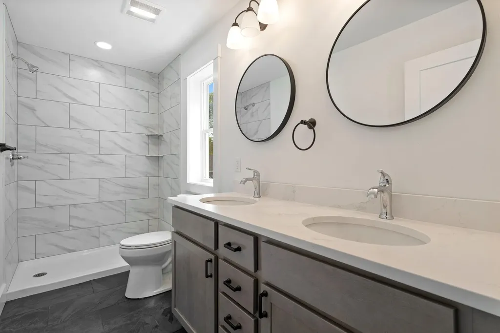 15 Magnolia Lane Gardiner ME 04345
