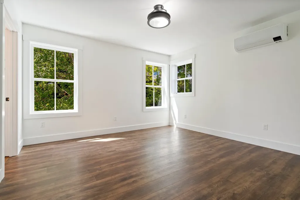 15 Magnolia Lane Gardiner ME 04345