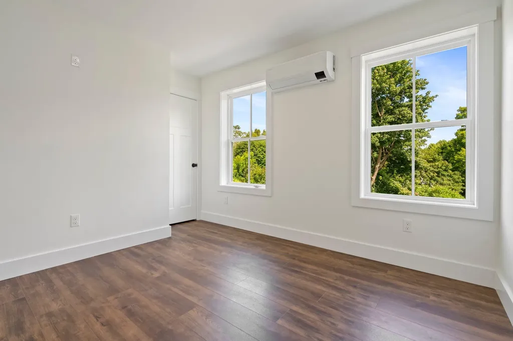 15 Magnolia Lane Gardiner ME 04345