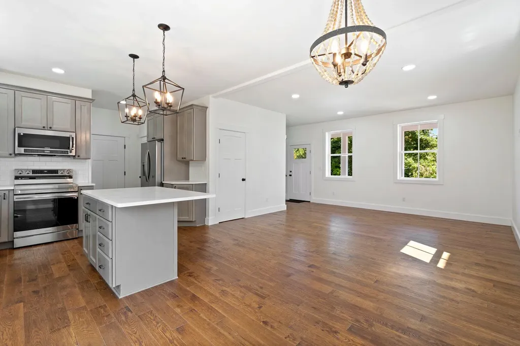 15 Magnolia Lane Gardiner ME 04345