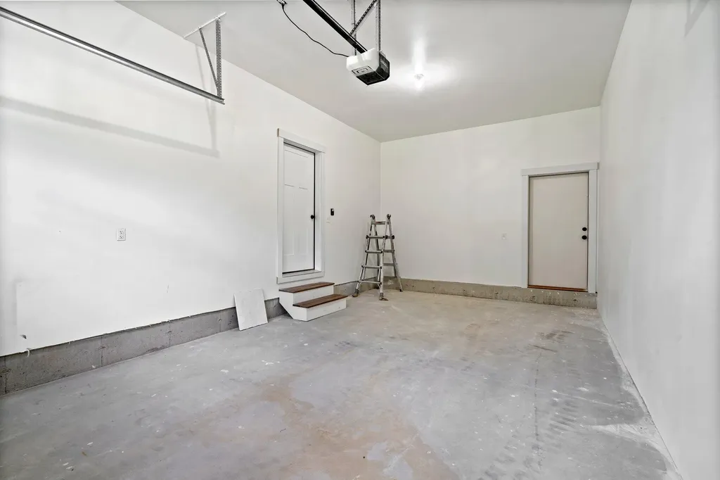 15 Magnolia Lane Gardiner ME 04345
