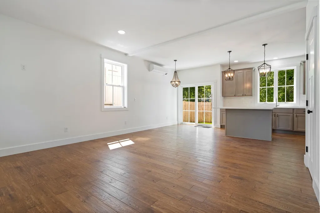 15 Magnolia Lane Gardiner ME 04345