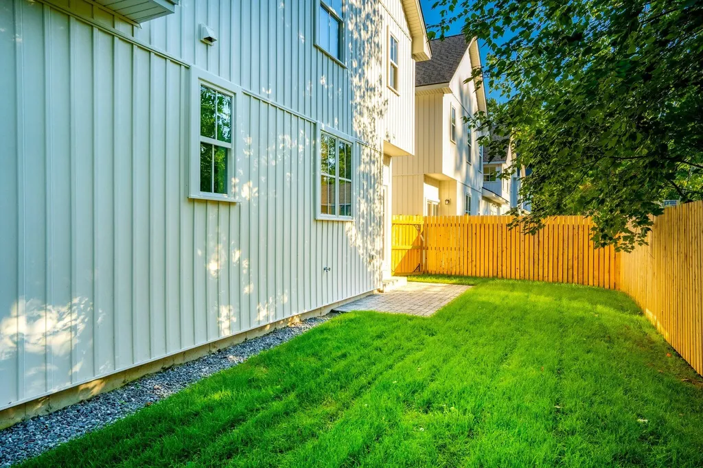 15 Magnolia Lane Gardiner ME 04345
