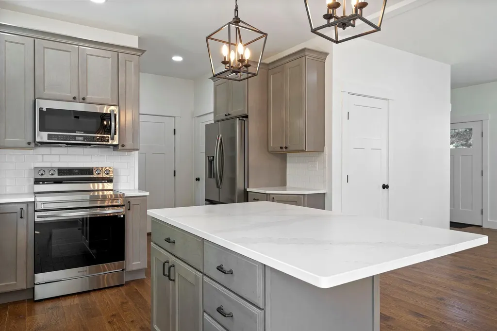 15 Magnolia Lane Gardiner ME 04345
