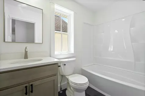 15 Magnolia Lane Gardiner ME 04345