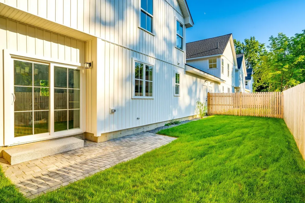17 Magnolia Lane Gardiner ME 04345