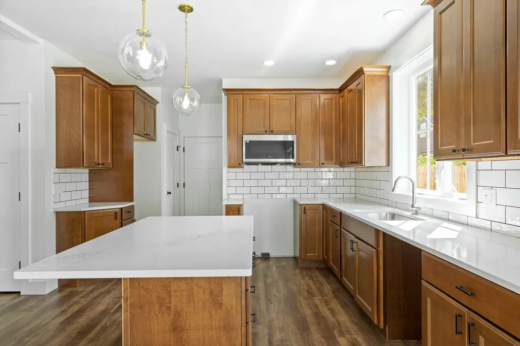 17 Magnolia Lane Gardiner ME 04345