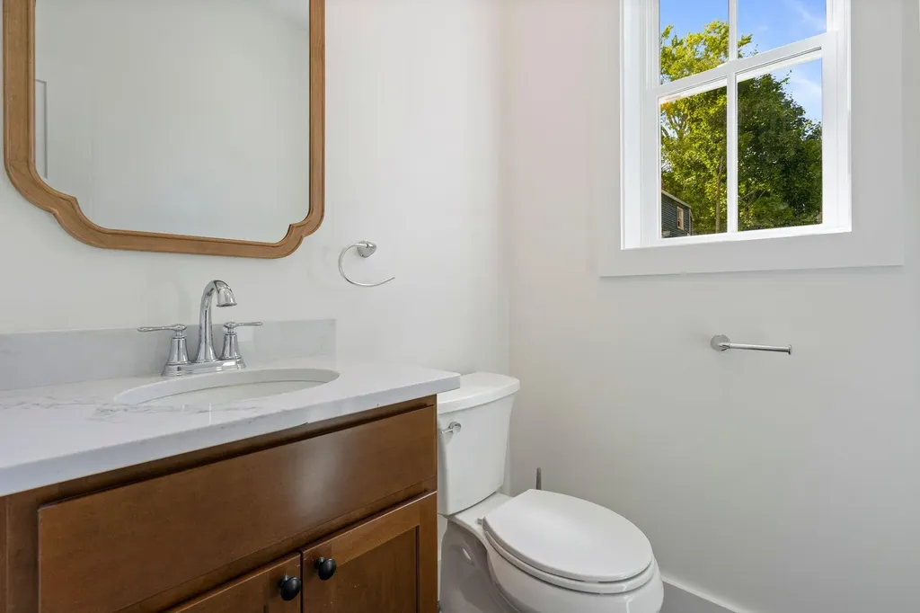 17 Magnolia Lane Gardiner ME 04345