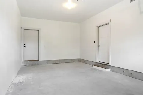 17 Magnolia Lane Gardiner ME 04345