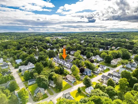 17 Magnolia Lane Gardiner ME 04345