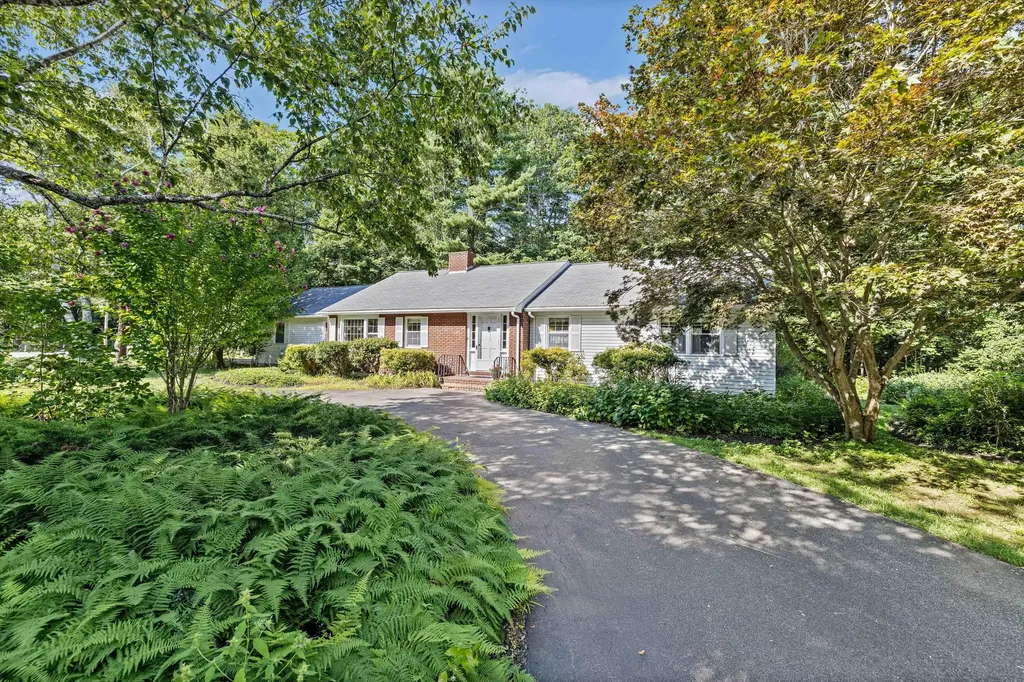 350 Cousins Street Yarmouth ME 04096