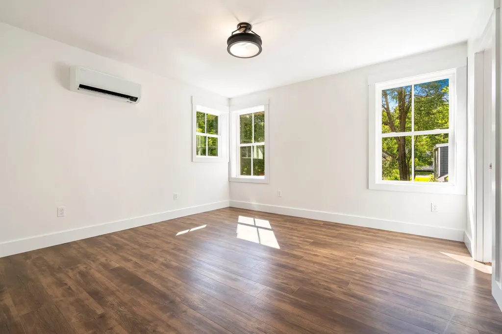 25 Magnolia Lane Gardiner ME 04345