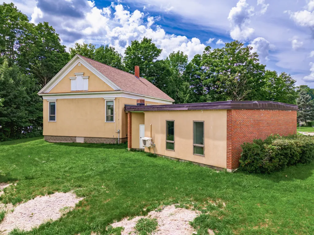 2 Howard Street Augusta ME 04330