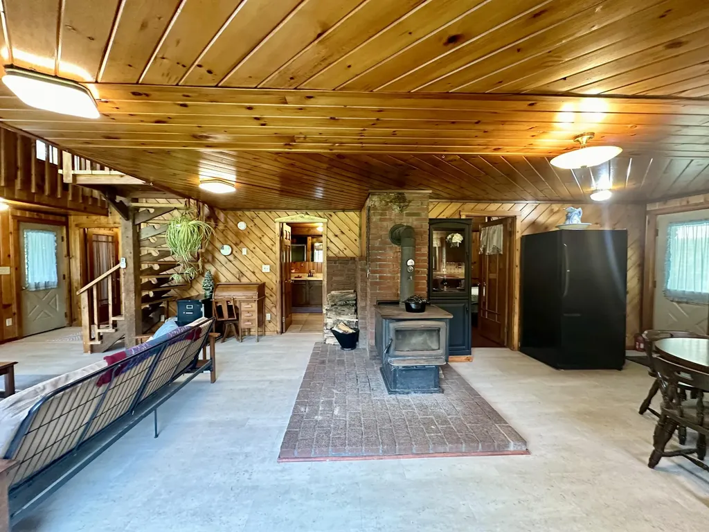 21 Pine Drive Sidney ME 04330