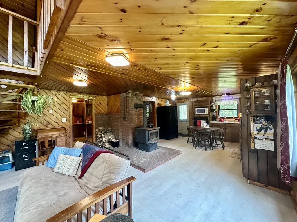 21 Pine Drive Sidney ME 04330