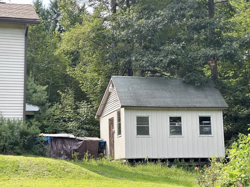 21 Pine Drive Sidney ME 04330