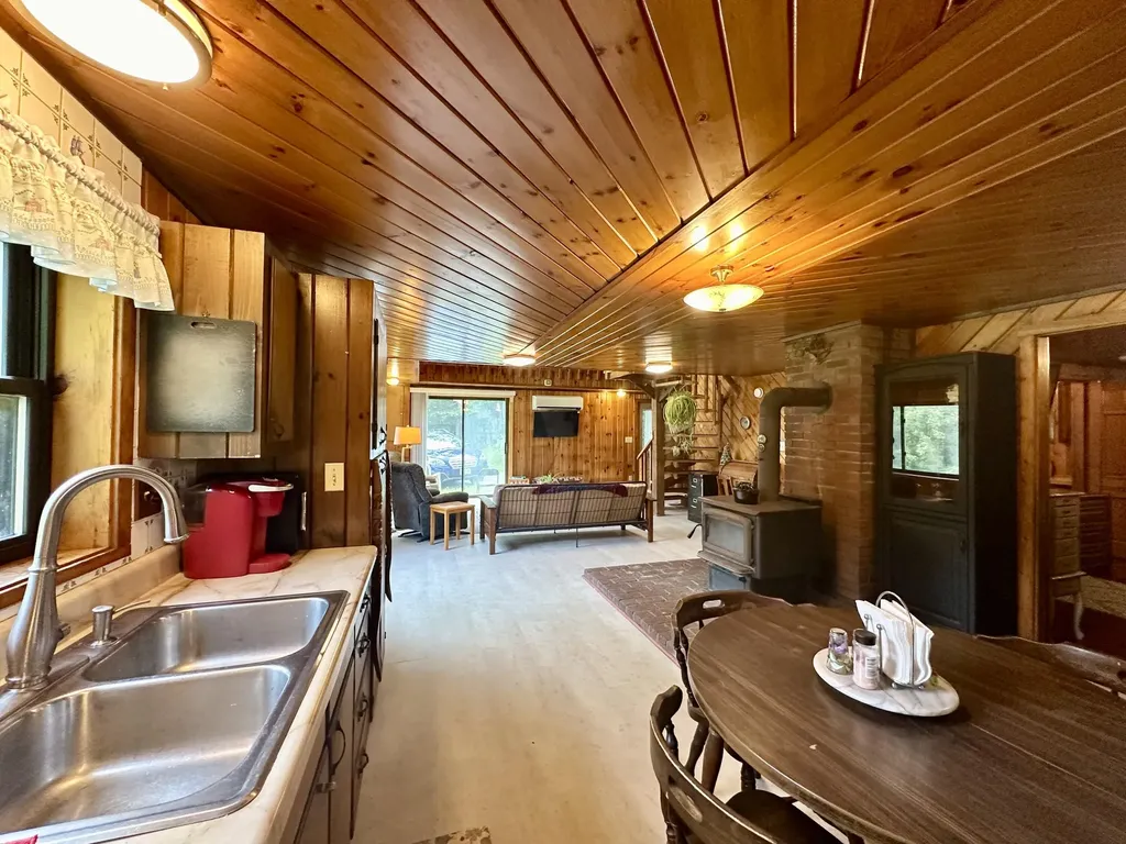 21 Pine Drive Sidney ME 04330