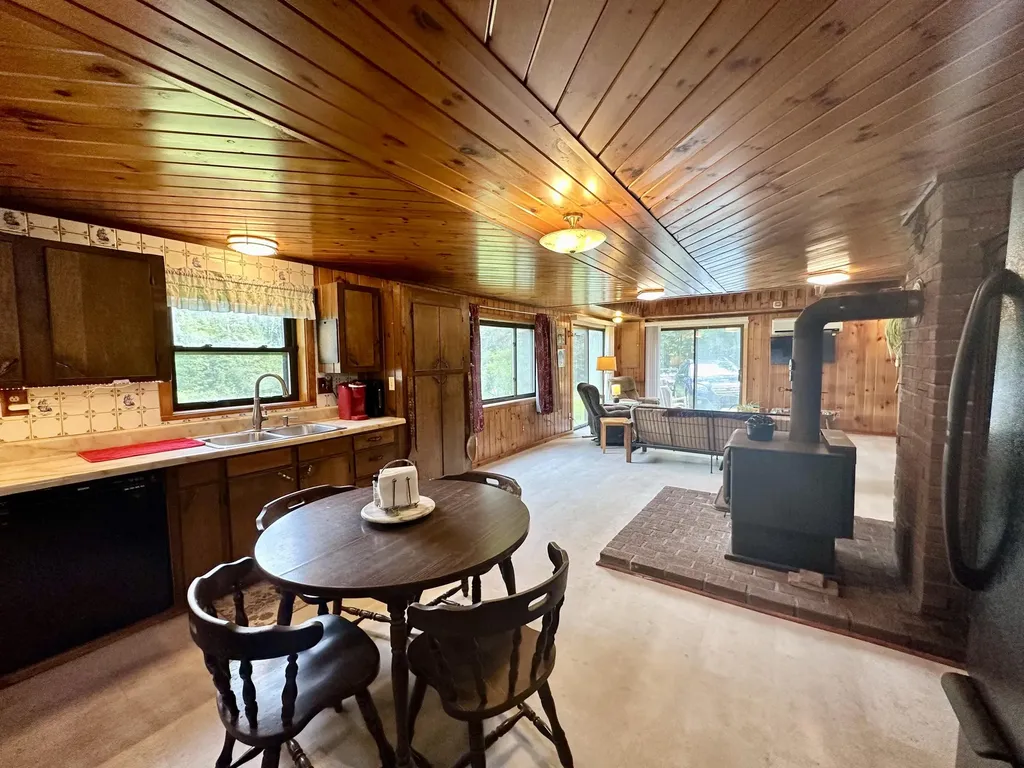 21 Pine Drive Sidney ME 04330