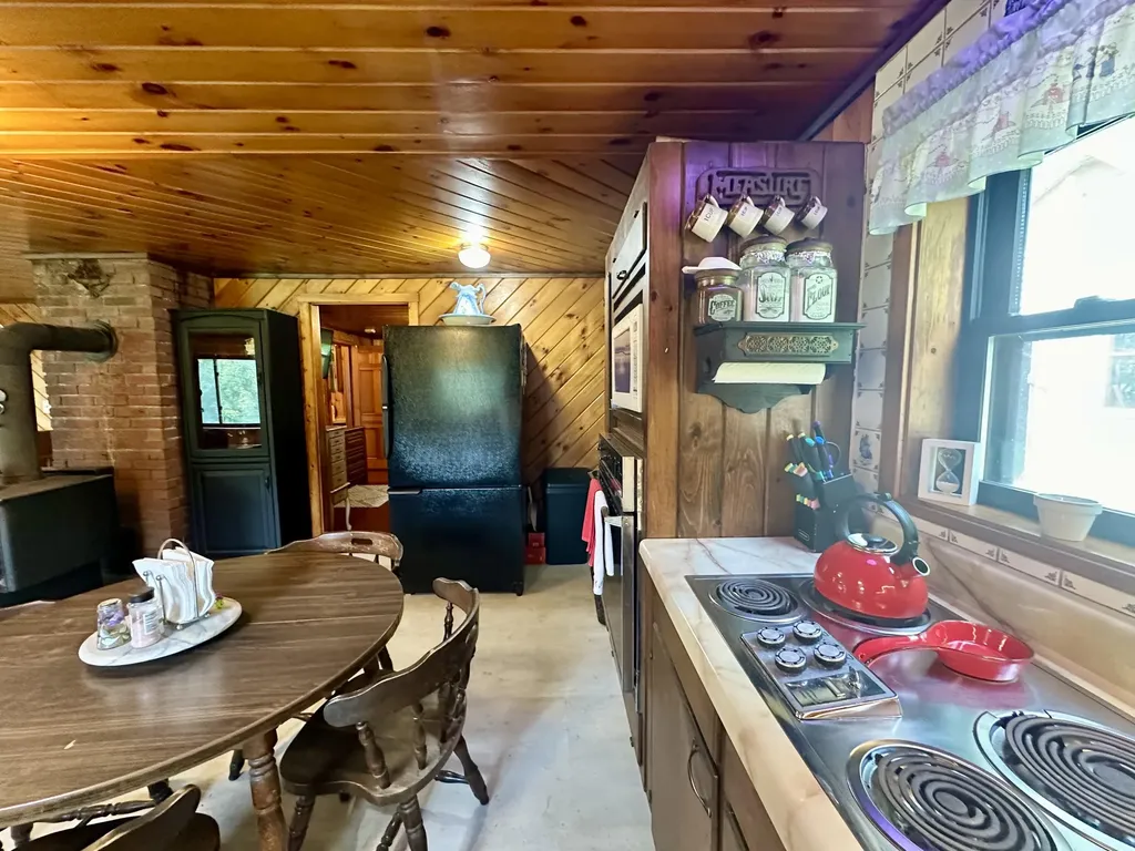 21 Pine Drive Sidney ME 04330