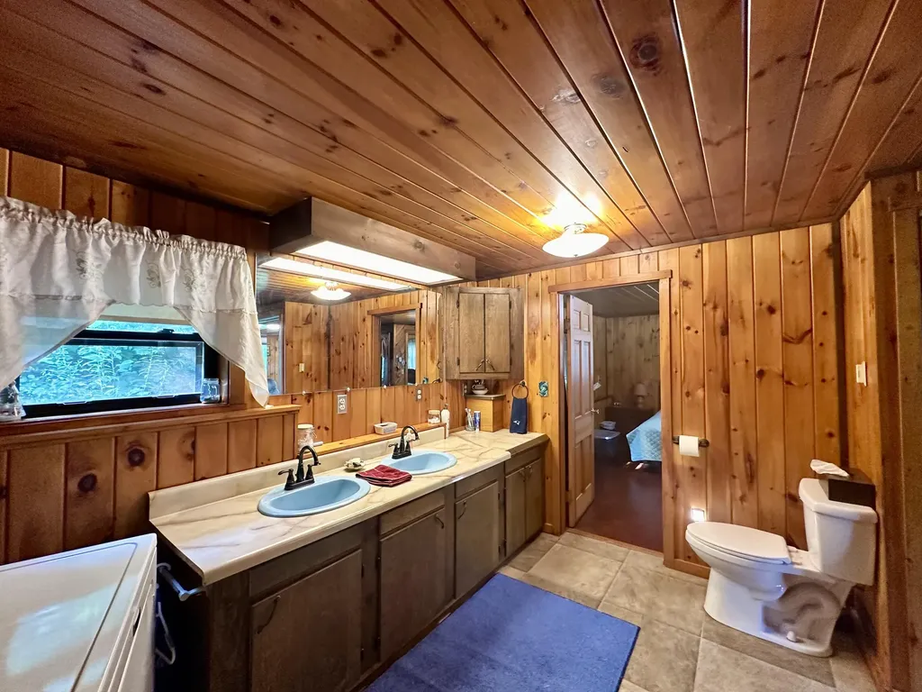 21 Pine Drive Sidney ME 04330