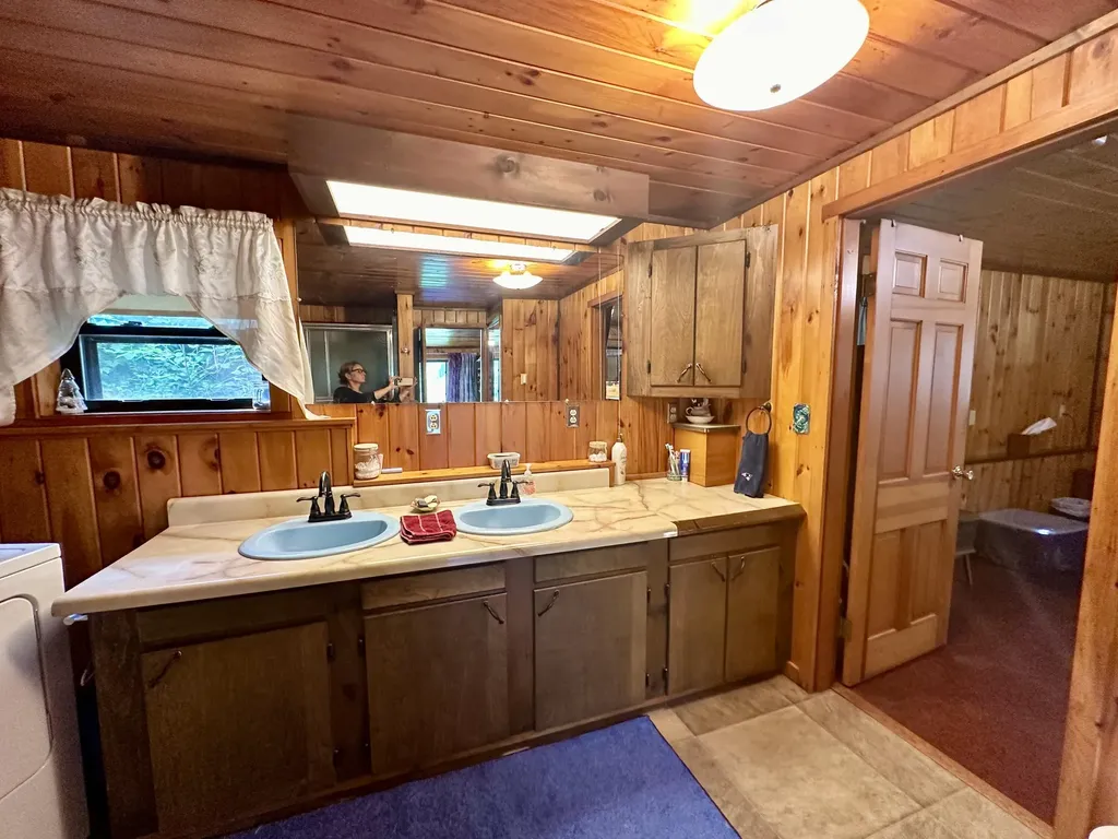 21 Pine Drive Sidney ME 04330