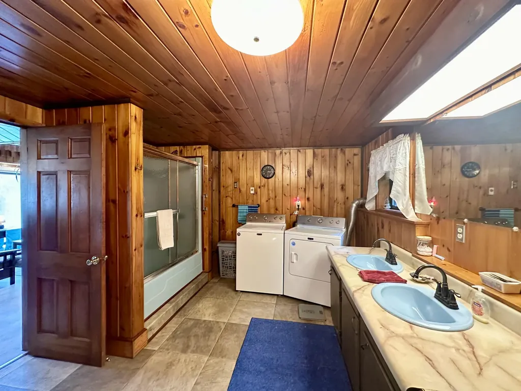 21 Pine Drive Sidney ME 04330