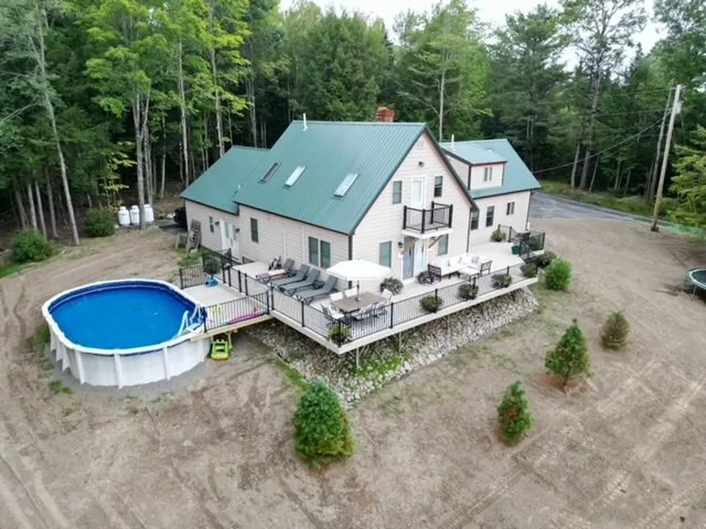 67 Tacconet Road Palmyra ME 04965