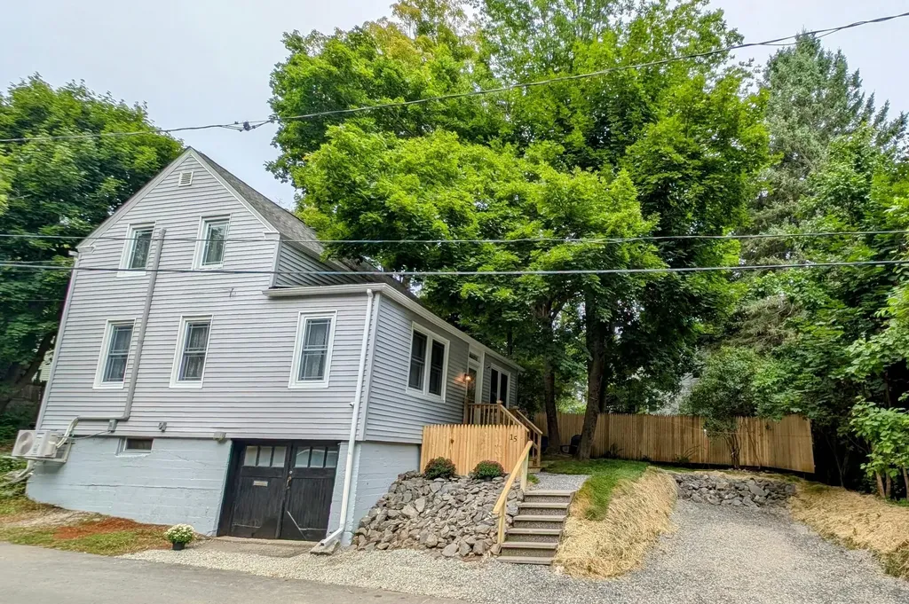 15 Highland Lane Bangor ME 04401