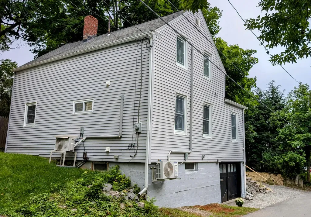 15 Highland Lane Bangor ME 04401