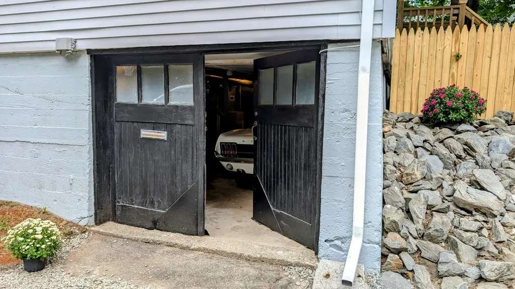 15 Highland Lane Bangor ME 04401