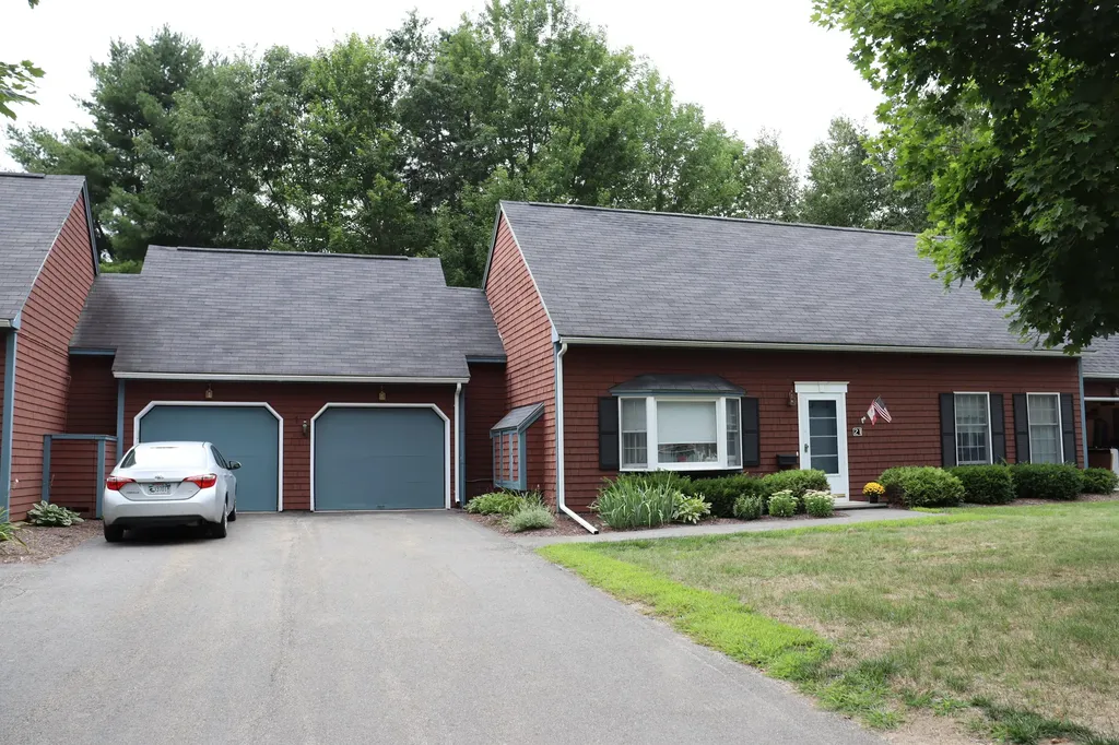 21 Cortland Circle Bangor ME 04401