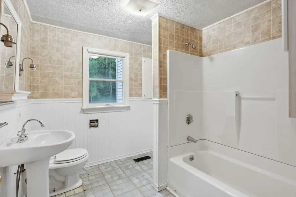 240 River Road Arundel ME 04046