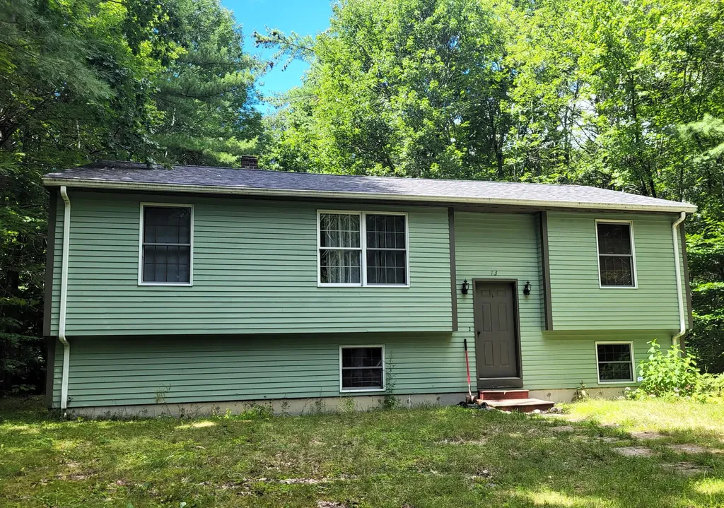 13 Doughty Farm Road Gray ME 04039
