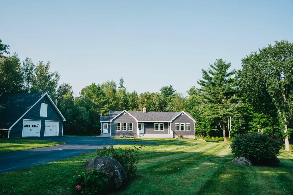 992 Hampden Road Carmel ME 04419