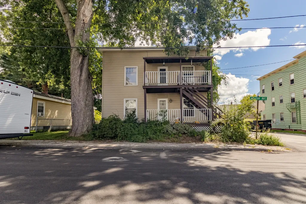 17 Acadia Avenue Lewiston ME 04240