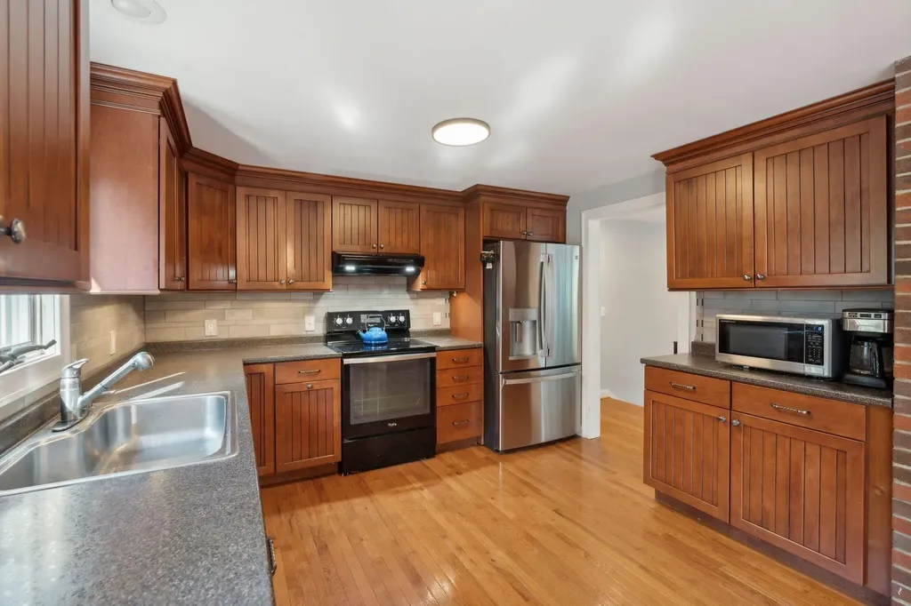 9 Penwood Circle Cape Elizabeth ME 04107