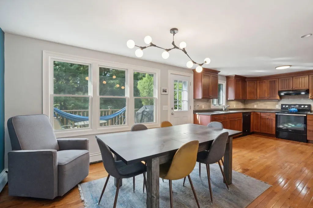 9 Penwood Circle Cape Elizabeth ME 04107