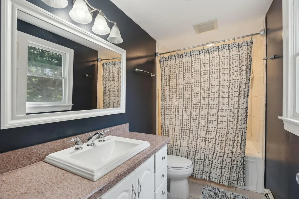 9 Penwood Circle Cape Elizabeth ME 04107