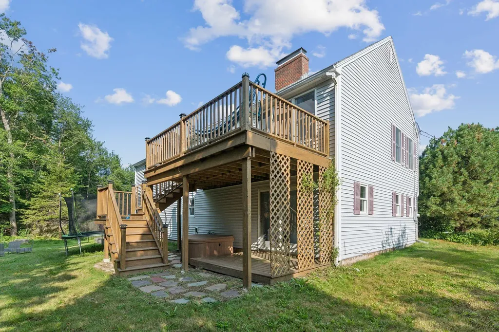 9 Penwood Circle Cape Elizabeth ME 04107